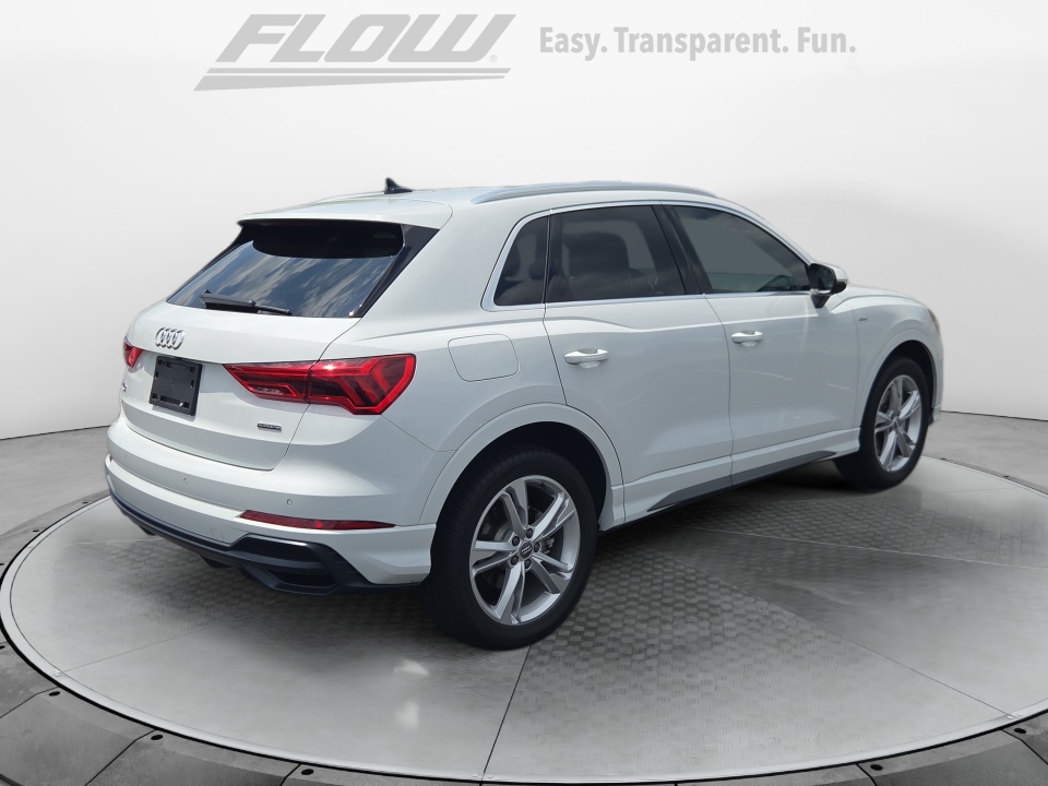 WA1EECF30K1063052 2019 Audi Q3 S line Premium Plus