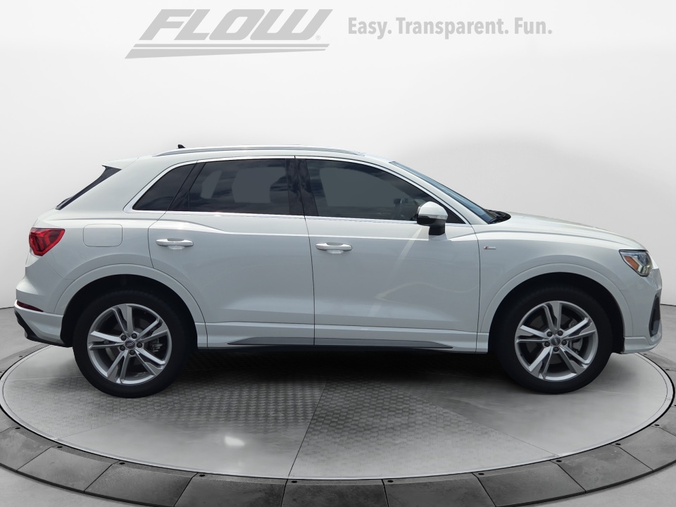 WA1EECF30K1063052 2019 Audi Q3 S line Premium Plus