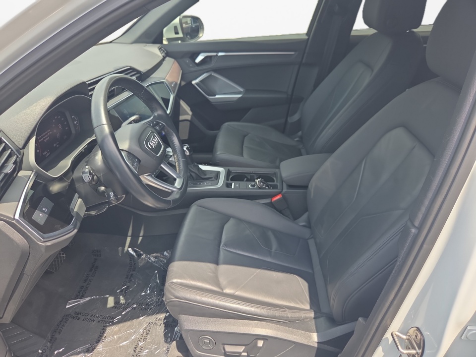 WA1EECF30K1063052 2019 Audi Q3 S line Premium Plus