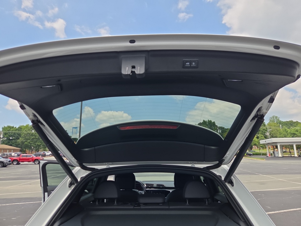 WA1EECF30K1063052 2019 Audi Q3 S line Premium Plus