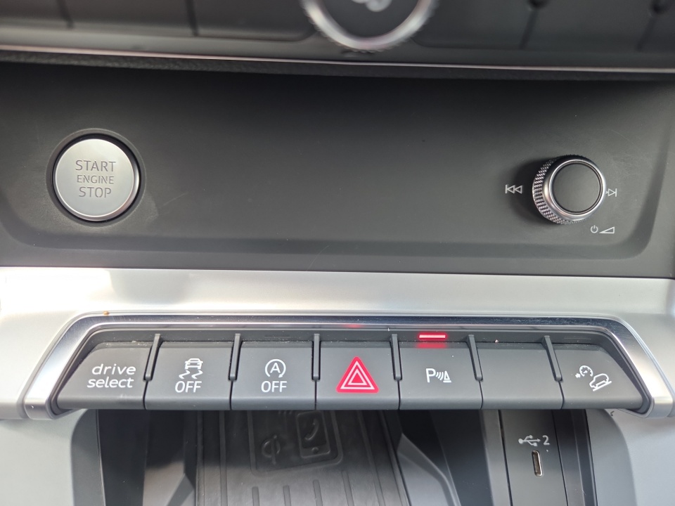 WA1EECF30K1063052 2019 Audi Q3 S line Premium Plus
