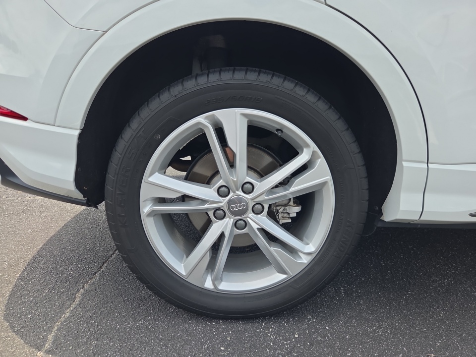 WA1EECF30K1063052 2019 Audi Q3 S line Premium Plus