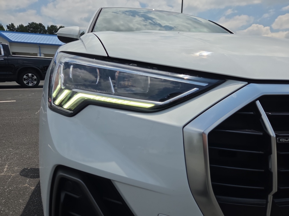 WA1EECF30K1063052 2019 Audi Q3 S line Premium Plus