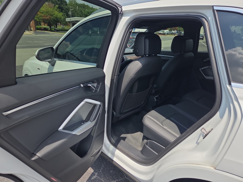 WA1EECF30K1063052 2019 Audi Q3 S line Premium Plus