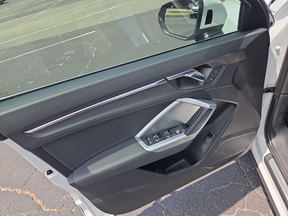 WA1EECF30K1063052 2019 Audi Q3 S line Premium Plus