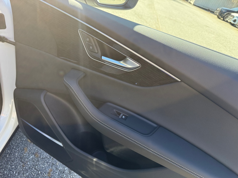 WA1EVBF10TD016144 2026 Audi Q8 Premium Plus 55 TFSI quattro Tiptronic