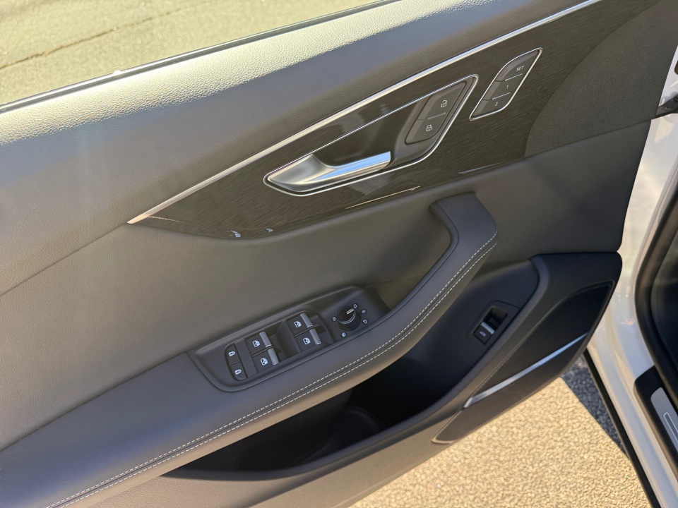 WA1EVBF10TD016144 2026 Audi Q8 Premium Plus 55 TFSI quattro Tiptronic