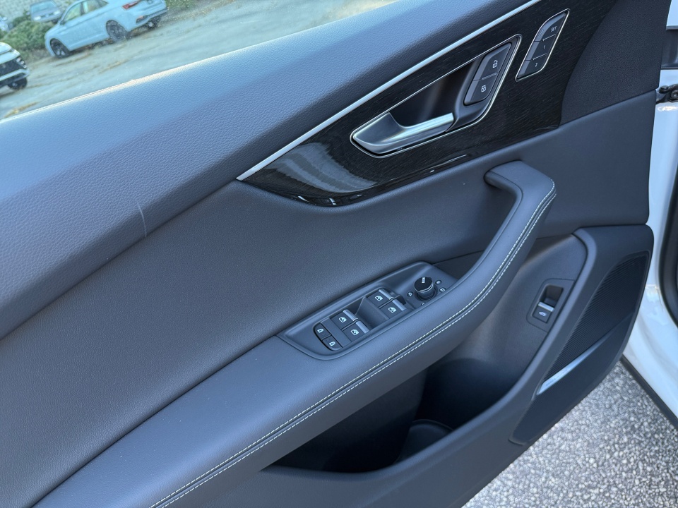 WA1EVBF13TD002352 2026 Audi Q8 Premium Plus 55 TFSI quattro Tiptronic