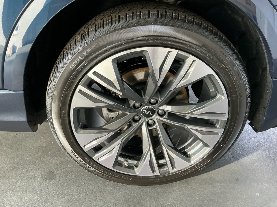 WA1EVBF14TD015658 2026 Audi Q8 Premium Plus 55 TFSI quattro Tiptronic