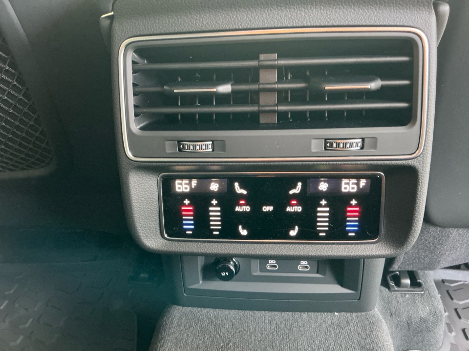 WA1EVBF14TD015658 2026 Audi Q8 Premium Plus 55 TFSI quattro Tiptronic