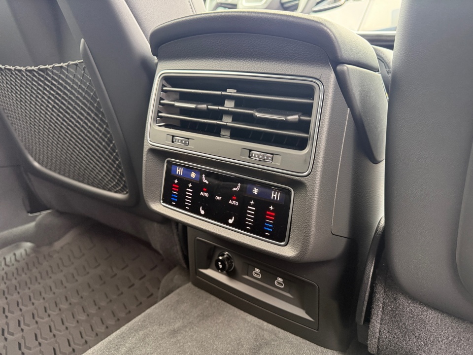 WA1EVBF14TD015773 2026 Audi Q8 Premium Plus 55 TFSI quattro Tiptronic