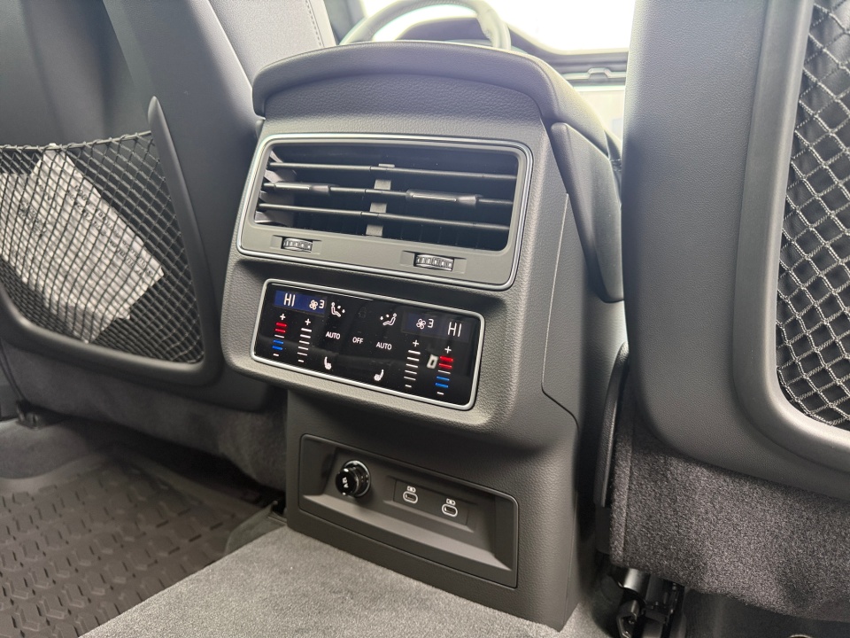 WA1EVBF15TD017323 2026 Audi Q8 Premium Plus 55 TFSI quattro Tiptronic