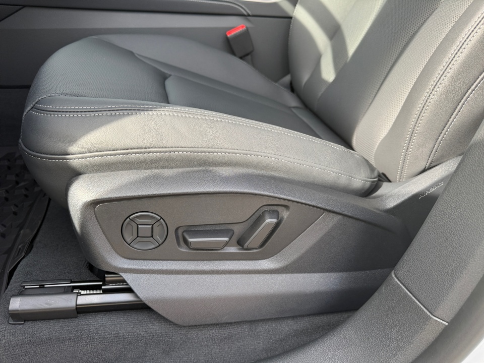 WA1EVBF19TD017308 2026 Audi Q8 Premium Plus 55 TFSI quattro Tiptronic