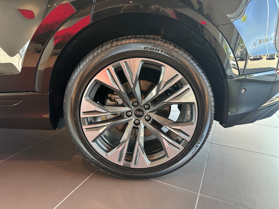 WA1EVBF1XTD024378 2026 Audi Q8 Premium Plus 55 TFSI quattro Tiptronic