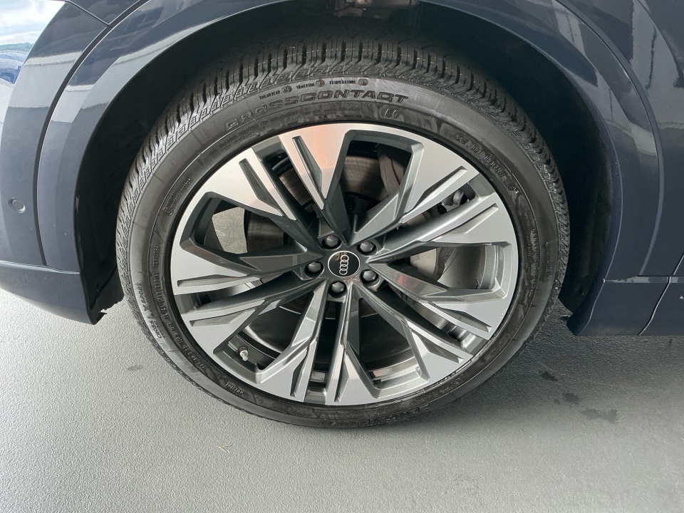WA1EVBF1XTD036014 2026 Audi Q8 Premium Plus