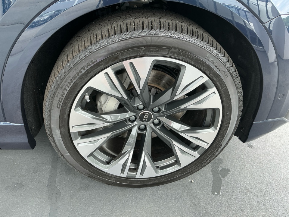 WA1EVBF1XTD036014 2026 Audi Q8 Premium Plus