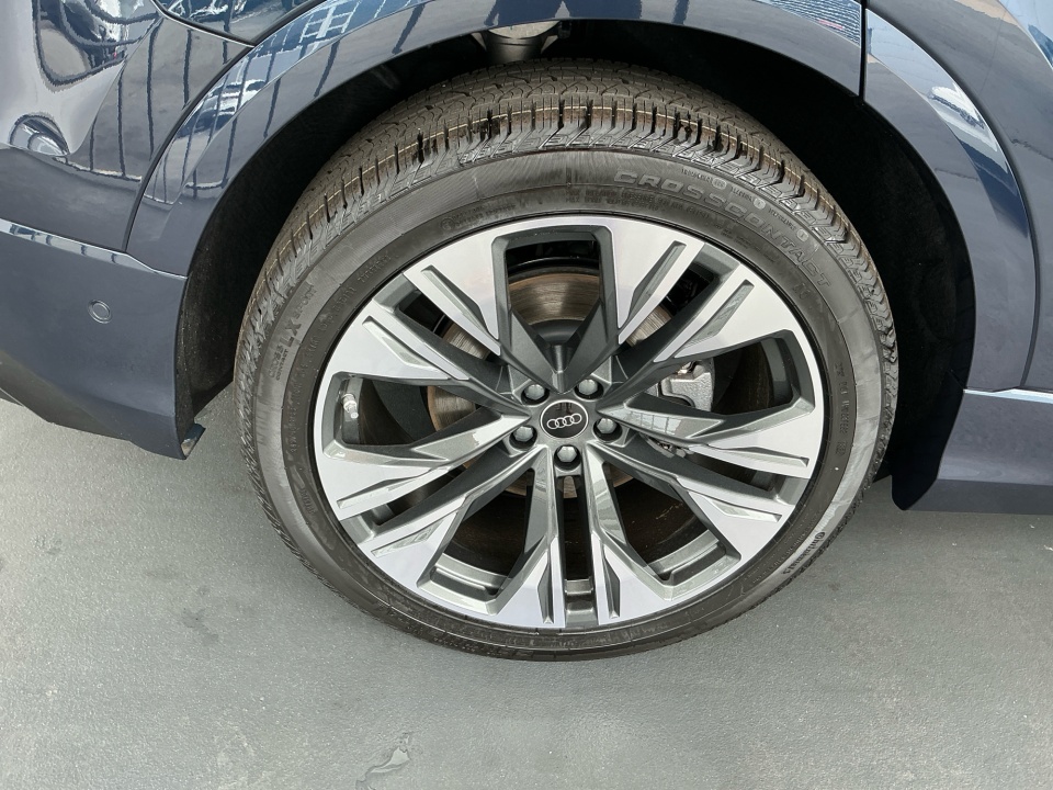 WA1EVBF1XTD036014 2026 Audi Q8 Premium Plus