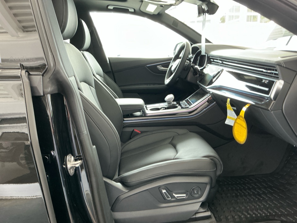 WA1FVBF1XTD033408 2026 Audi Q8 Prestige