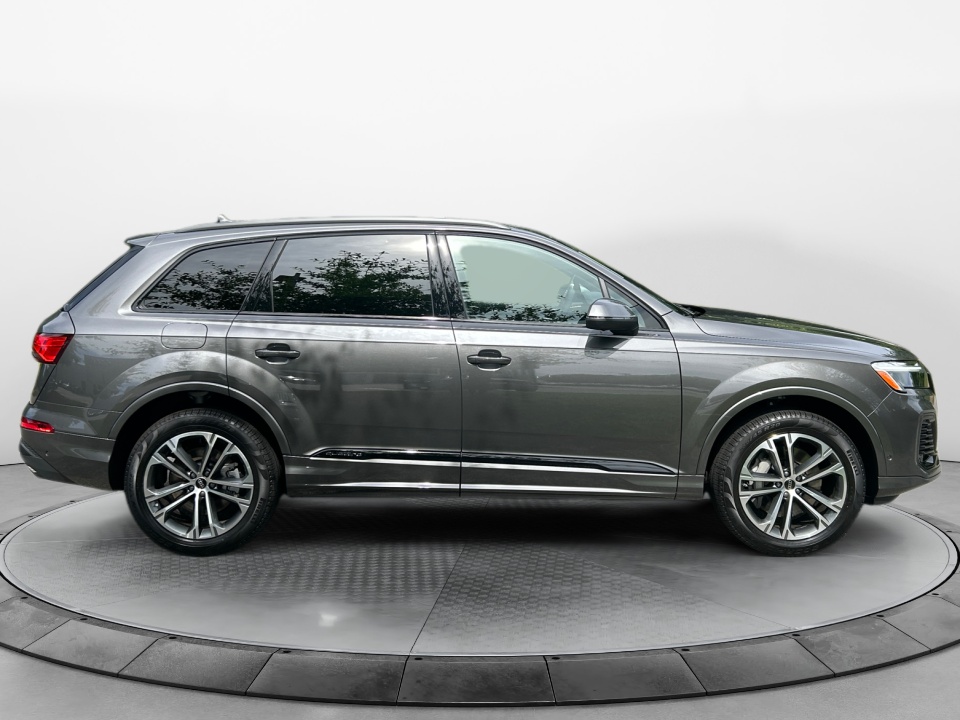 WA1LCBF76TD015890 2026 Audi Q7 Premium Plus