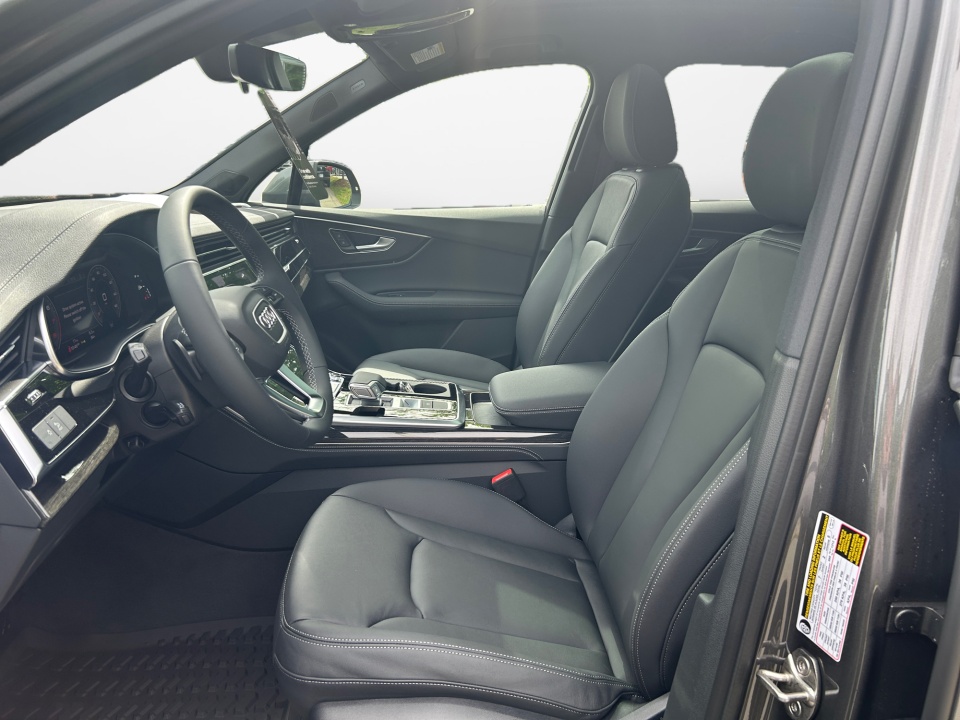 WA1LCBF76TD015890 2026 Audi Q7 Premium Plus