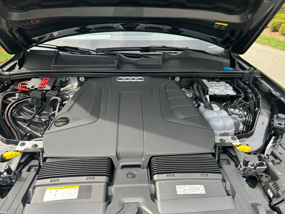 WA1LCBF76TD015890 2026 Audi Q7 Premium Plus