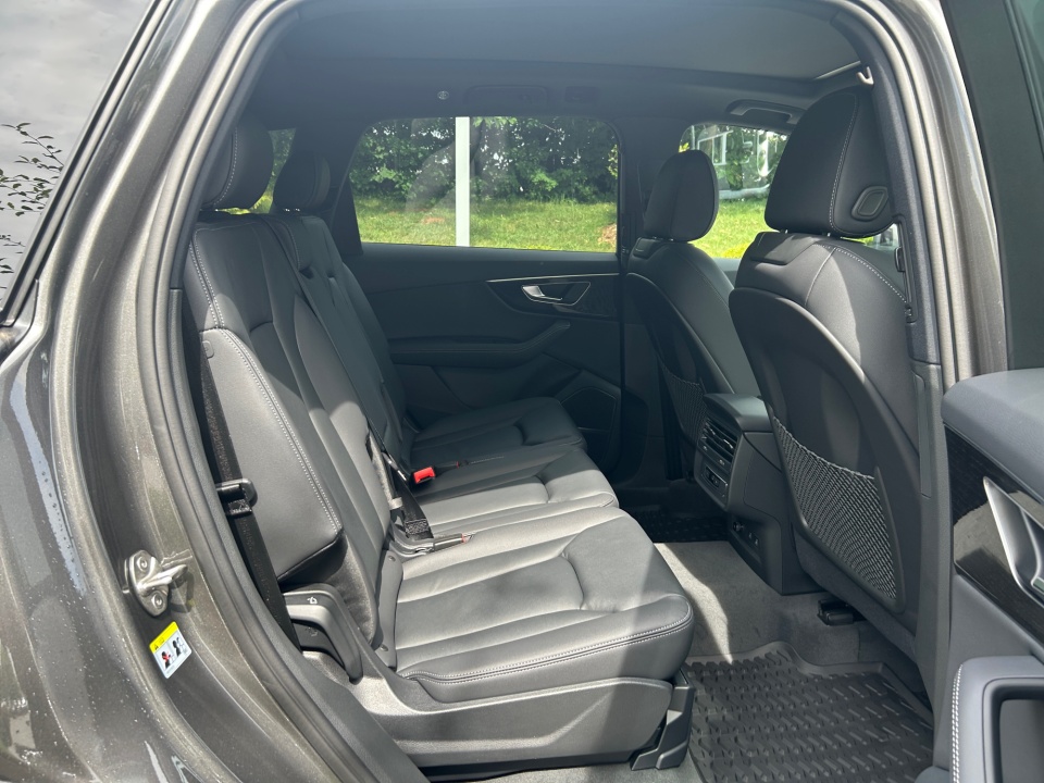 WA1LCBF76TD015890 2026 Audi Q7 Premium Plus
