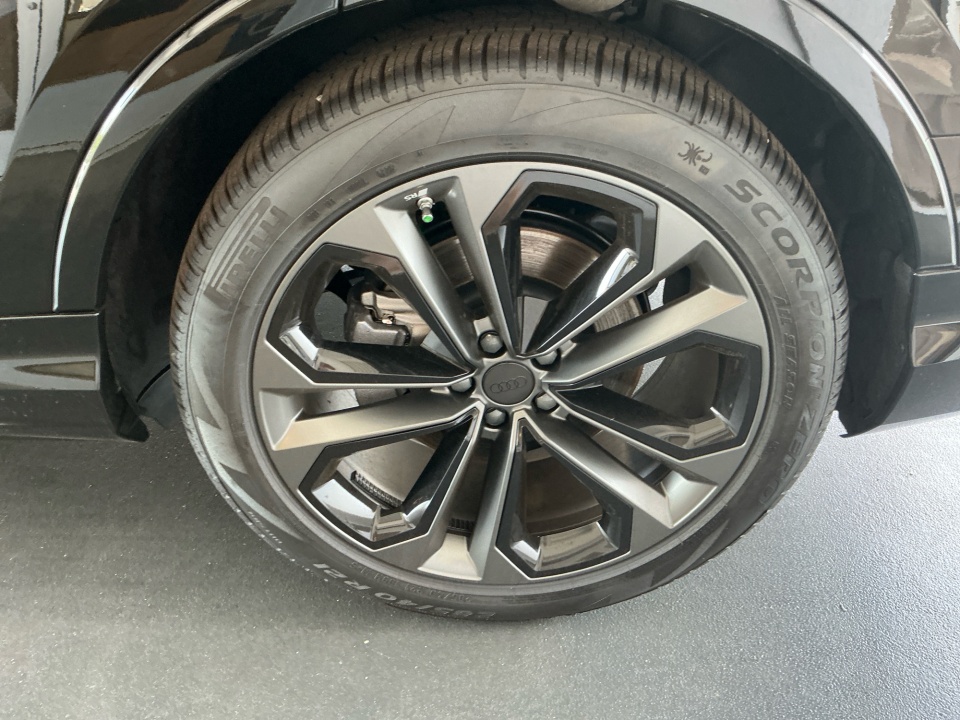 WA1LVBF77TD010725 2026 Audi Q7 Premium Plus TFSI quattro tiptronic