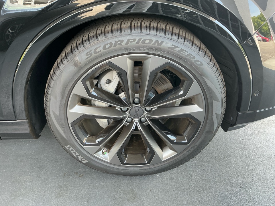 WA1LVBF77TD010725 2026 Audi Q7 Premium Plus TFSI quattro tiptronic
