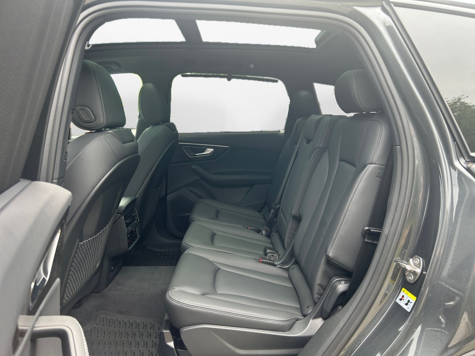 WA1MVBF70TD014250 2026 Audi Q7 S line Premium Plus