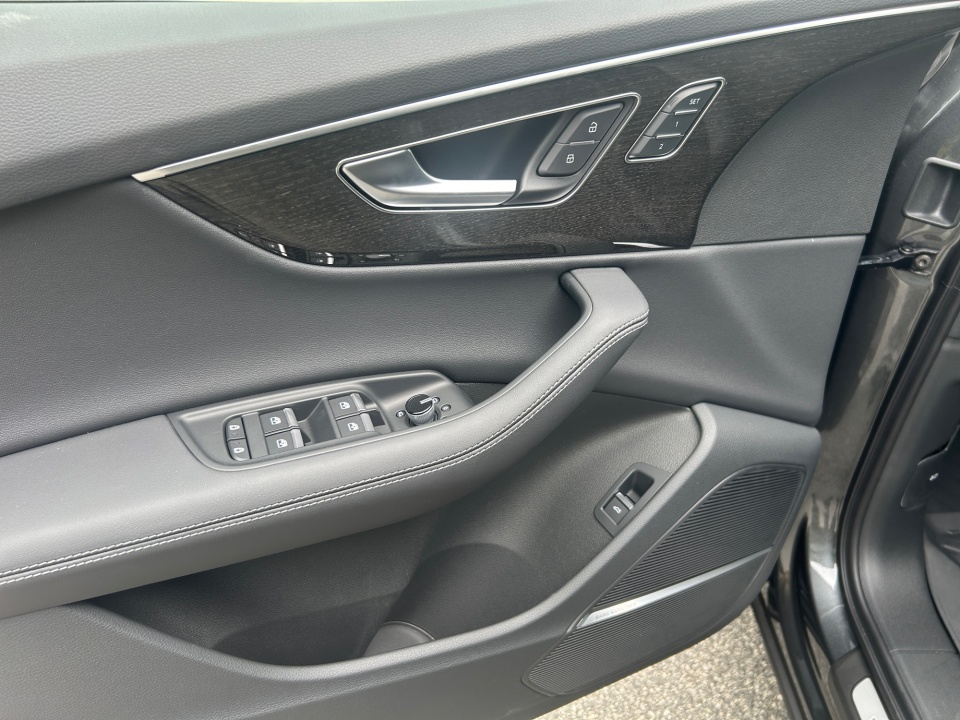 WA1MVBF70TD014250 2026 Audi Q7 S line Premium Plus