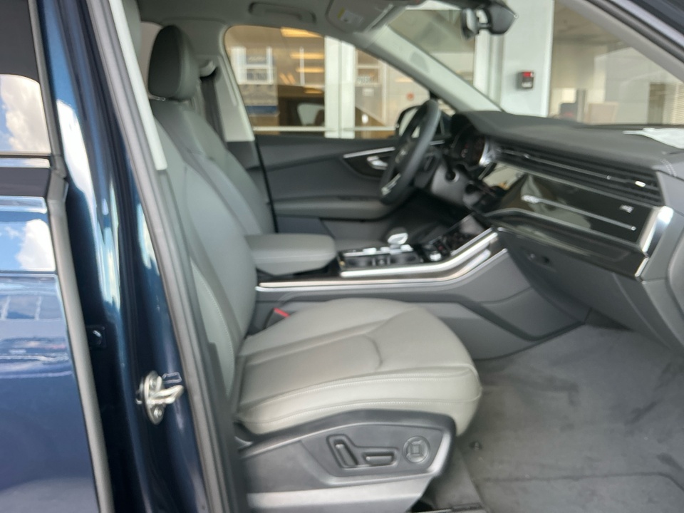 WA1MVBF74TD015160 2026 Audi Q7 S line Premium Plus