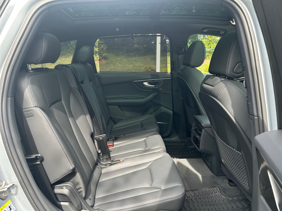 WA1MVBF74TD016129 2026 Audi Q7 S line Premium Plus