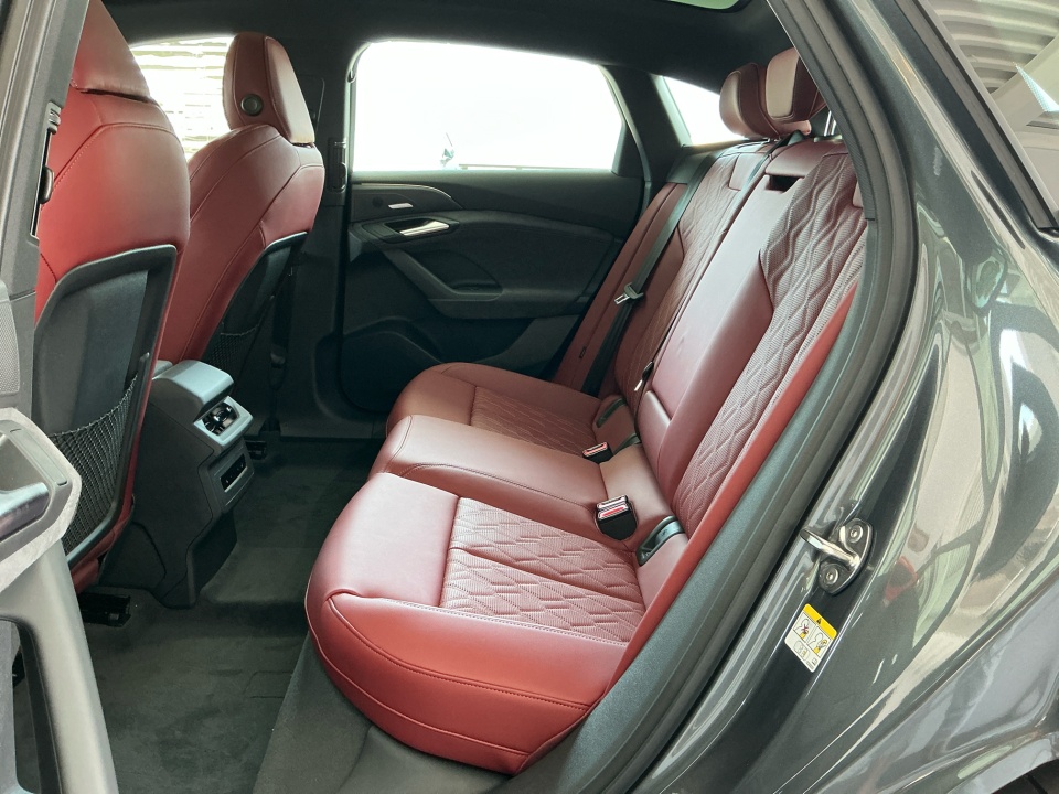 WAU3EAGH6SA022417 2025 Audi S6 e-tron Prestige