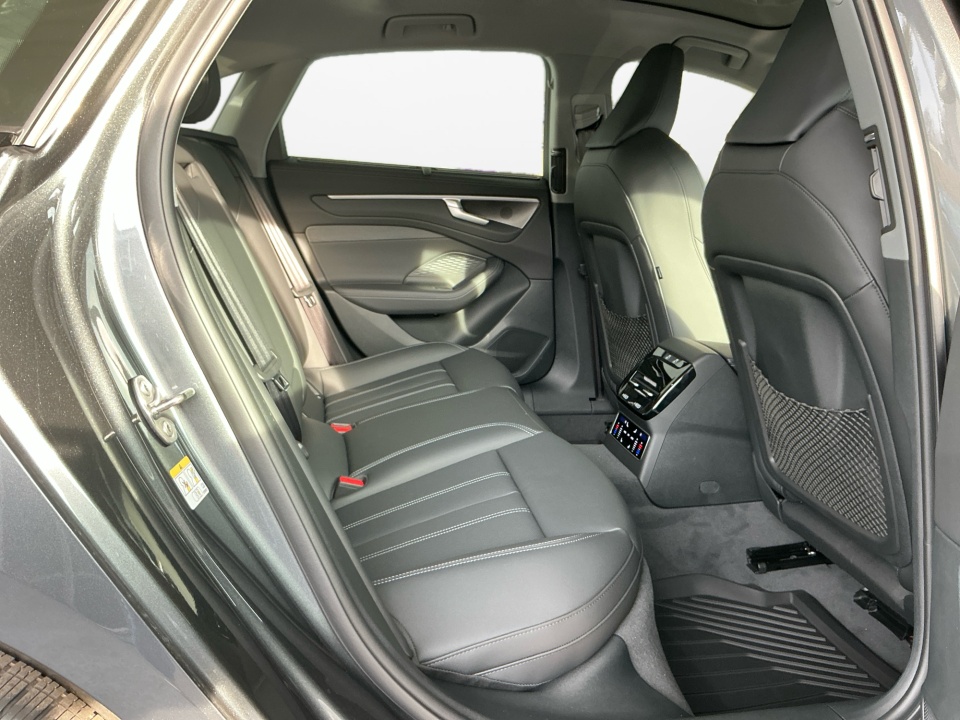 WAU55CFN3TN030304 2026 Audi A6 Premium Plus quattro S tronic