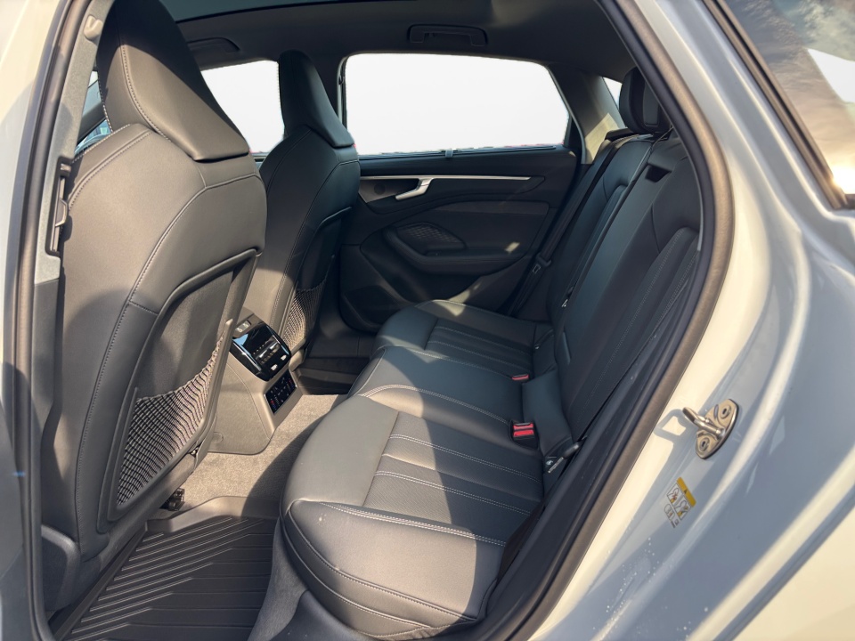 WAU55CFN6TN030197 2026 Audi A6 Premium Plus quattro S tronic