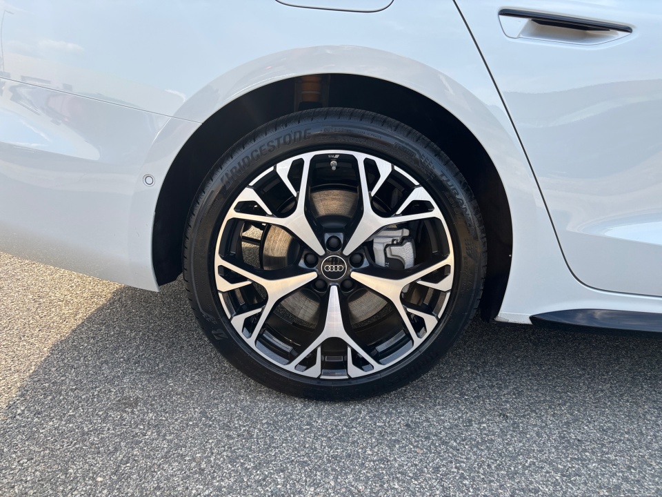 WAU55CFN6TN030197 2026 Audi A6 Premium Plus quattro S tronic