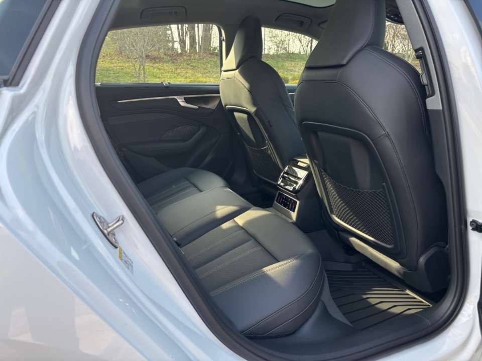 WAU55CFN6TN030197 2026 Audi A6 Premium Plus quattro S tronic