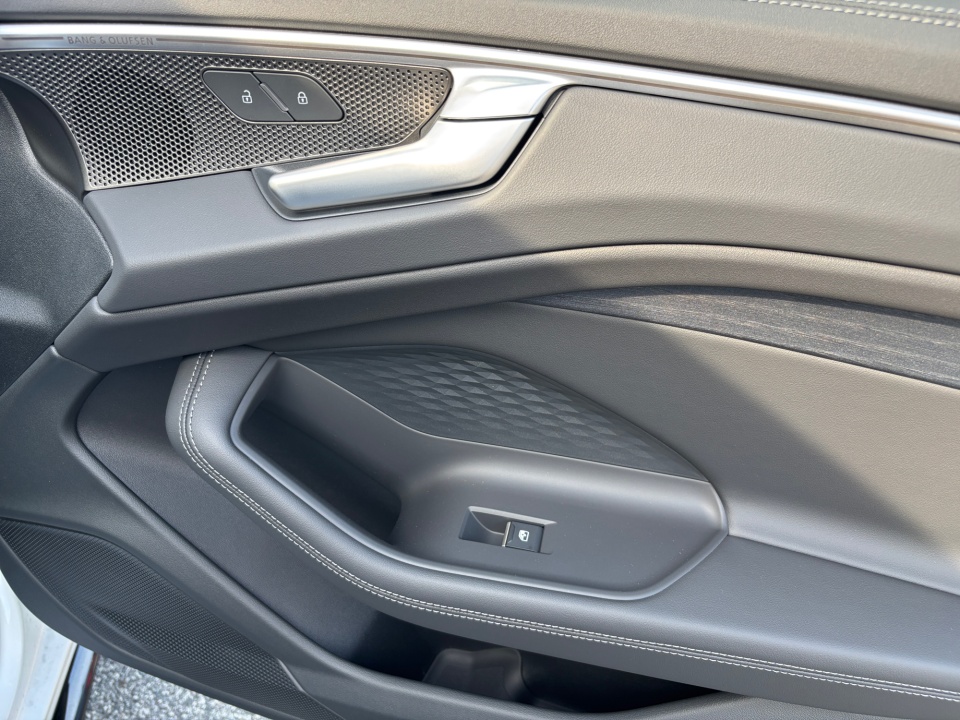 WAU55CFN6TN030197 2026 Audi A6 Premium Plus quattro S tronic