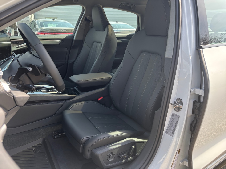 WAU55CFN9TN030338 2026 Audi A6 Premium Plus quattro S tronic