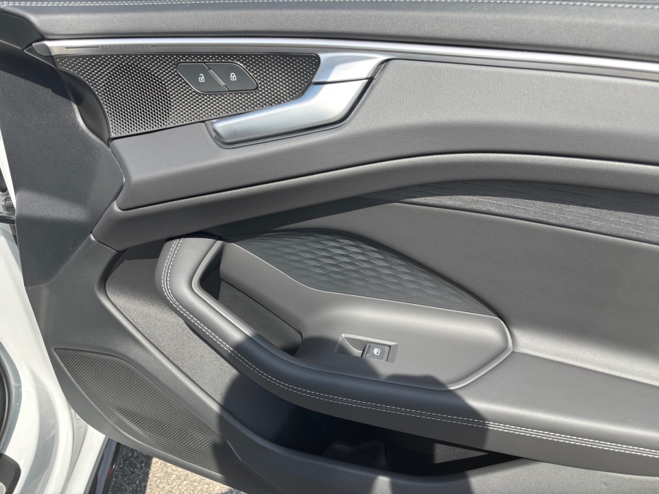 WAU55CFN9TN030338 2026 Audi A6 Premium Plus quattro S tronic