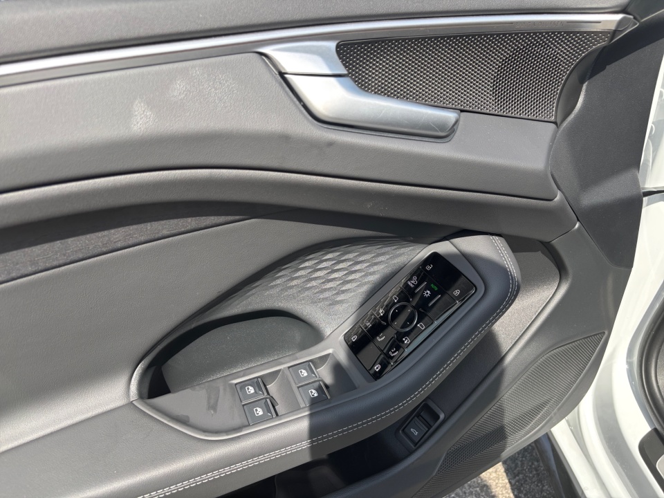 WAU55CFN9TN030338 2026 Audi A6 Premium Plus quattro S tronic