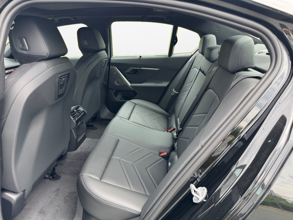 WBA13FK08VCY22589 2027 BMW 5 Series 550e xDrive