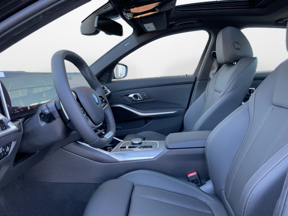 WBA13LA01TFW35528 2026 BMW 330i