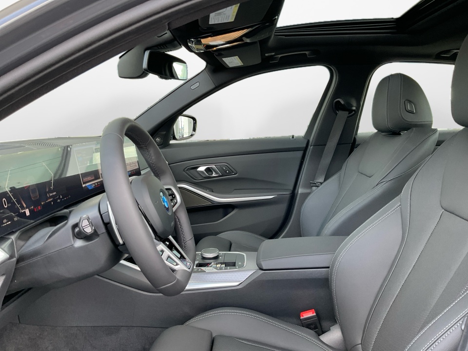 WBA23LA02TFW37275 2026 BMW 330i xDrive