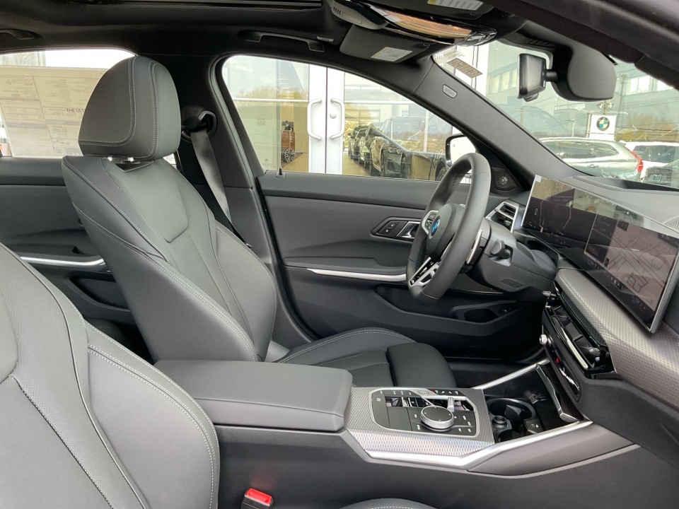 WBA23LA02TFW37275 2026 BMW 330i xDrive