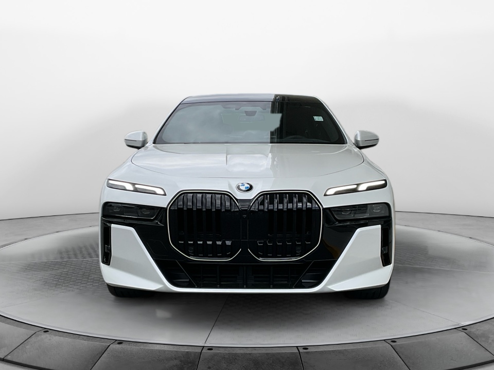 WBA33EJ02TCX72130 2026 BMW 760i xDrive