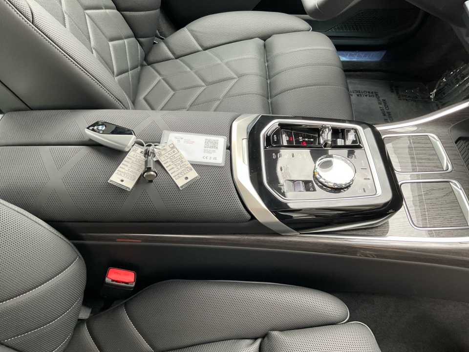 WBA33EJ02TCX72130 2026 BMW 760i xDrive
