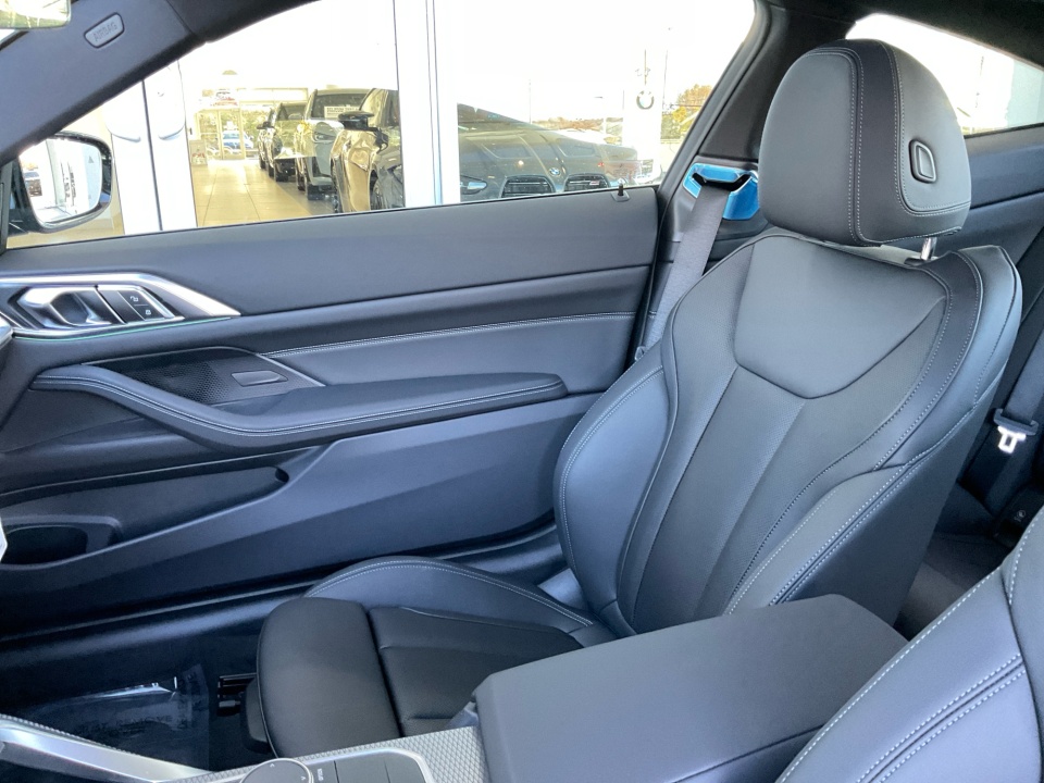 WBA43DA06TCW21631 2026 BMW 430i