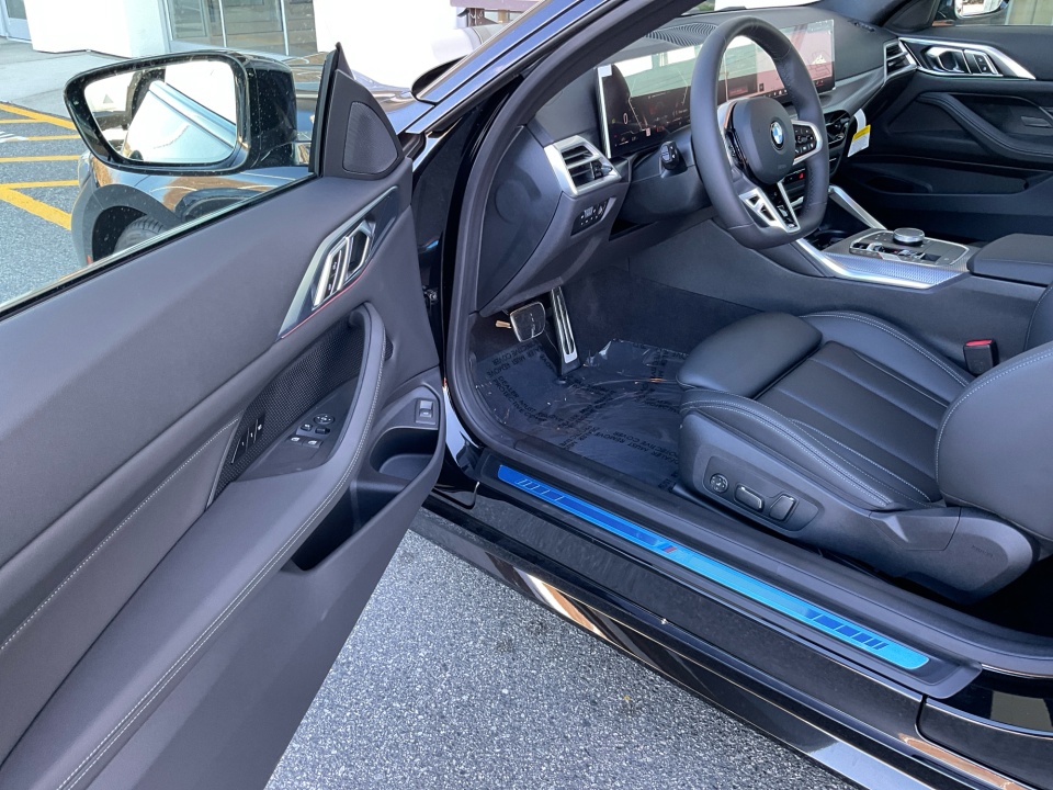 WBA43DA06TCW21631 2026 BMW 430i