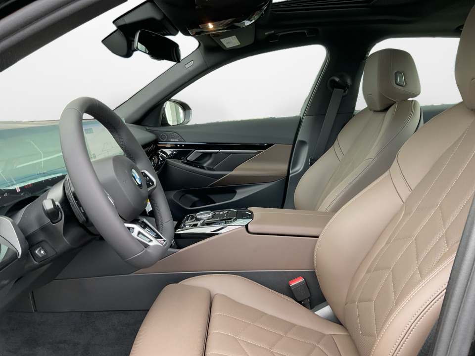 WBA43FJ01TCX71111 2026 BMW 530i